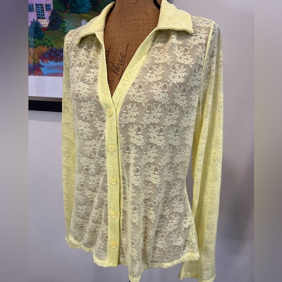 Andie Suva Lace Button Down Stretch Top NWT Yellow Size XL - Picture 3 of 10